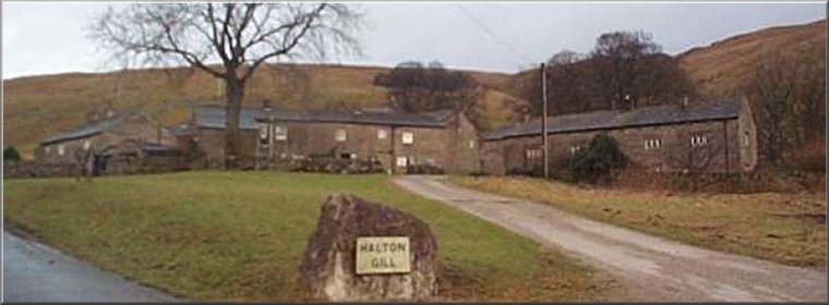 The hamlet of Halton Gill at the start of our walk