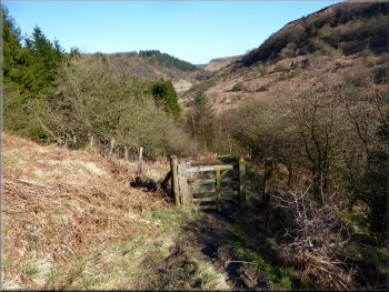 Path down into the valley of Havern Beck