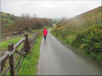 Following the road back past the entrance to Gradbach Mill