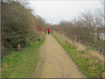 Path between the River Calder and the gravel pit lake