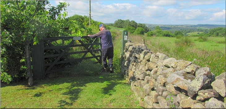 Gate to the old bridleway track by-passing the private house
