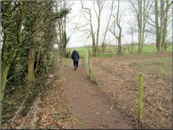 Fenced footpath leading to Ox Close Lane